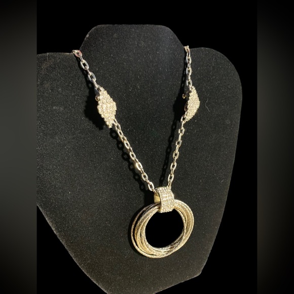 FREE with purchase Necklace & earrings rhinestone or 14$ - Picture 2 of 3